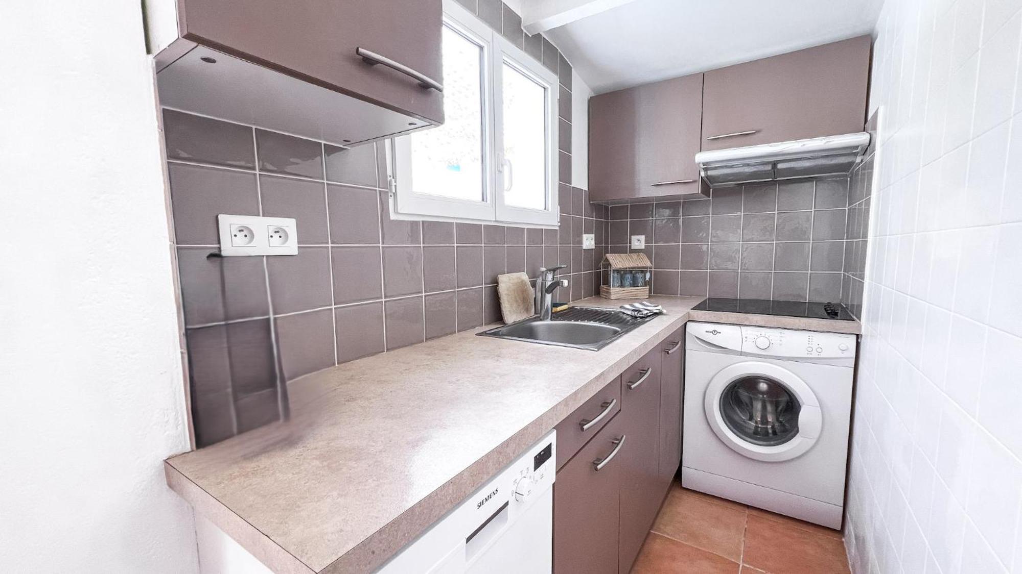 Reve D'Azur, Mazet En Bord De Mer, Parking, Piscine Partagee, Terrasse Bbq & Draps Inclus La Nartelle, 1 Salon, 1 Chambre, 1 Cuisine , 1 Sdb Sainte-Maxime Exterior photo